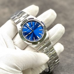 江诗丹顿纵横四海系列！XF 新品限量发售200枚－江诗丹顿纵横四海海外超薄2000V “骚蓝”。独家研发超薄一体机芯！媲美原装一样大小的针轴与原装功能一致的快拆表带！超薄壳型8.3mm。出货实拍