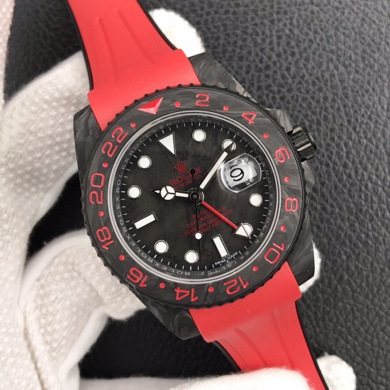 劳力士Rolex Daytona翡翠夜光全碳纤维GMT横空出世 这款获得天文台认证的首款全碳纤维GMT搭载2836全自动机械 蓝宝石抗刮损水晶镜面 碳纤维字面 完美复刻 原装同步橡树胶带 原装扣 更加柔软舒适 方便佩戴 爱不释手的劳力士GMT 品不完的一劳永逸!!! 劳力士Rolex Daytona翡翠夜光全碳纤维GMT横空出世 这款获得天文台认证的首款全碳纤维GMT搭载2836全自动机械 蓝宝石抗刮损水晶镜面 碳纤维字面 完美复刻 原装同步橡树胶带 原装扣 更加柔软舒适 方便佩戴 爱不释手的劳力士GMT 品不完的一劳永逸!!!