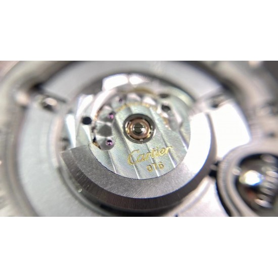 [烟花][烟花][烟花][烟花]新品上市。蓝气球33mm，36mm全新配置:1:搭载独家原版25钻卡地亚076机芯。2:蓝气球076机芯一档机芯与正品一致，无日历空挡。3:手表厚度9.96mm，蓝气球独家工艺。4:淘汰全网日本机芯NH05版本，开创蓝气球全新时代。