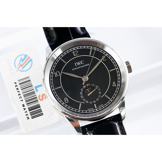 LS精品 2⃣️0⃣️2⃣️0⃣️新款万国IWC葡萄牙(复刻版)系列,日历和月相所有功能和原装机芯一致机芯改装复刻原装瑞士2824➖2全自动机芯(6位真日历与24小时日月星辰功能)振频:28800每小时振荡次数动力储备,尺寸:4111mm,双面蓝宝石水晶玻璃,意大利牛皮搭配原装扣,100米深度防水 LS精品 2⃣️0⃣️2⃣️0⃣️新款万国IWC葡萄牙(复刻版)系列,日历和月相所有功能和原装机芯一致机芯改装复刻原装瑞士2824➖2全自动机芯(6位真日历与24小时日月星辰功能)振频:28800每小时振荡次数动力储备,尺寸:4111mm,双面蓝宝石水晶玻璃,意大利牛皮搭配原装扣,100米深度防水