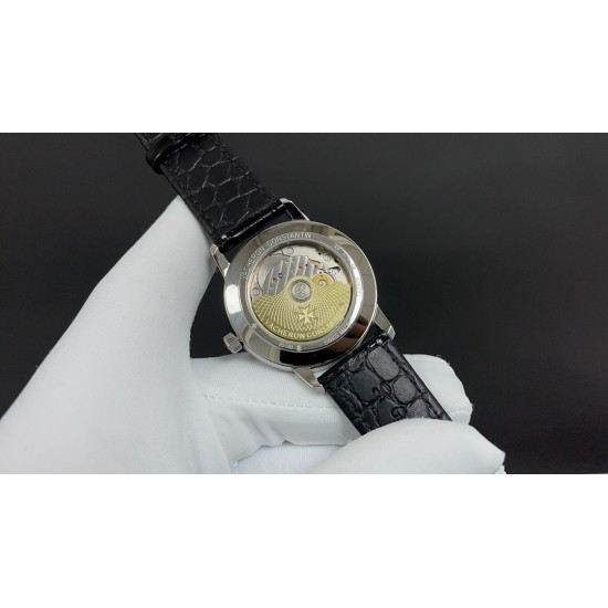 新品推荐 江诗丹顿最新巨作 《vacheron Constantin》超薄系列高级腕表⌚️,火爆上市搭载原装进口9015,每小时振频28800次,零返修。装配特色锅盖玻璃,3D超强立体感,给你不一样的感觉!316L精钢表壳,采用意大利进口小牛皮,原装针扣。深度防水50米,直径40mm。尽显非凡气质,高贵雅致及精美细腻的工艺,耀眼✨✨光辉,永恒尊贵,绝对是男神们的标配! 新品推荐 江诗丹顿最新巨作 《vacheron Constantin》超薄系列高级腕表⌚️,火爆上市搭载原装进口9015,每小时振频28800次,零返修。装配特色锅盖玻璃,3D超强立体感,给你不一样的感觉!316L精钢表壳,采用意大利进口小牛皮,原装针扣。深度防水50米,直径40mm。尽显非凡气质,高贵雅致及精美细腻的工艺,耀眼✨✨光辉,永恒尊贵,绝对是男神们的标配!