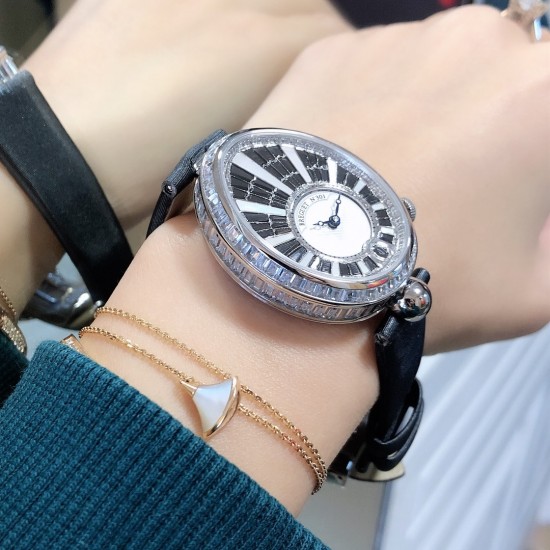 实拍 Breguet 宝玑 最新系列 满天星T钻 经典的蓝钢宝玑指针 机芯是进口自动上链机 我们一直正品完美复刻 那不勒斯皇后款 绝对的女神气质名媛款 最重要的是百搭得来不失少女心 必入款❗带上一秒变女神,各种派对,晚会,聚会,约会,发布会,让你BlingBling 实拍 Breguet 宝玑 最新系列 满天星T钻 经典的蓝钢宝玑指针 机芯是进口自动上链机 我们一直正品完美复刻 那不勒斯皇后款 绝对的女神气质名媛款 最重要的是百搭得来不失少女心 必入款❗带上一秒变女神,各种派对,晚会,聚会,约会,发布会,让你BlingBling