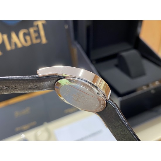 伯爵69Limelight Gala腕表超级版,原装开模,修正现市面任何版本的不足!皮带可配原装【精彩细节】腕表尺寸32mm运用一流的壳套打磨工艺,诠释伯爵优雅气质。.采用定制版瑞士石英机芯,续航给力,走时稳健,零返修。镶饰60颗明亮式切割钻(约0.92克拉)。表扣镶饰单颗明亮式切割施华洛世奇美钻(约0.01克拉)动人线条衬托优雅气质,吊牌有芯片感应。 伯爵69Limelight Gala腕表超级版,原装开模,修正现市面任何版本的不足!皮带可配原装【精彩细节】腕表尺寸32mm运用一流的壳套打磨工艺,诠释伯爵优雅气质。.采用定制版瑞士石英机芯,续航给力,走时稳健,零返修。镶饰60颗明亮式切割钻(约0.92克拉)。表扣镶饰单颗明亮式切割施华洛世奇美钻(约0.01克拉)动人线条衬托优雅气质,吊牌有芯片感应。