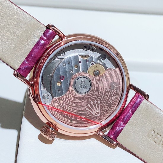 实拍 劳力士2020新品女性腕表 高级腕表ROLEX,一见倾心。劳力士切利尼女款奢华版惊艳上市,表面镶嵌12颗施洛华世奇彩钻,蕴意生命多姿多彩。表盘32尺寸,适配所有女神的手腕。手表搭载进口9015机芯,厚度仅为8毫米,足够薄,让您佩戴更舒适 实拍 劳力士2020新品女性腕表 高级腕表ROLEX,一见倾心。劳力士切利尼女款奢华版惊艳上市,表面镶嵌12颗施洛华世奇彩钻,蕴意生命多姿多彩。表盘32尺寸,适配所有女神的手腕。手表搭载进口9015机芯,厚度仅为8毫米,足够薄,让您佩戴更舒适
