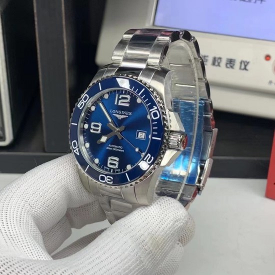 LONGINES 浪琴 康卡斯潜水表 (LONGINES HydroConquest Boutique Rdition Watch)L3.782.4.96.6腕表 搭载定制版Cal.L888.2自动机械机芯 逆时针方向可旋转蓝色陶瓷外圈 精钢壳套 蓝宝石镜面! LONGINES 浪琴 康卡斯潜水表 (LONGINES HydroConquest Boutique Rdition Watch)L3.782.4.96.6腕表 搭载定制版Cal.L888.2自动机械机芯 逆时针方向可旋转蓝色陶瓷外圈 精钢壳套 蓝宝石镜面!