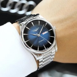 品牌： 浪琴-LONGINES  100米防水 类型：[酷]男士腕表表壳：316精钢（做工优质)表带：进口小牛皮/316精钢(两种可选)机芯：日本进口8215全自动机械机芯（走时稳定）玻璃：高级双卜蓝宝石镜面(防划花)尺寸：直径40mm，厚度12mm