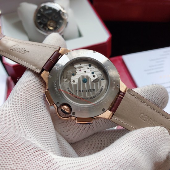品牌:卡地亚 CARTIER E2(精品推荐 高贵风格)豪气奔发类型:精品男士腕表(顶级)表带:真牛皮/361精钢表带(耐用)机芯:顶级机械机芯(稳定)材料:矿物质防刮镜面(耐磨)大气爆款 豪情风格 精湛品质 霸气归来尺寸:直径44mm厚度13mm豪情上市! 请认准独家品质 三杰精致推荐男士精品机械腕表 精致传承真实效果 SJ品质的保证 品牌:卡地亚 CARTIER E2(精品推荐 高贵风格)豪气奔发类型:精品男士腕表(顶级)表带:真牛皮/361精钢表带(耐用)机芯:顶级机械机芯(稳定)材料:矿物质防刮镜面(耐磨)大气爆款 豪情风格 精湛品质 霸气归来尺寸:直径44mm厚度13mm豪情上市! 请认准独家品质 三杰精致推荐男士精品机械腕表 精致传承真实效果 SJ品质的保证