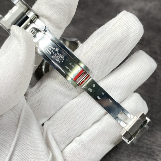劳力士ROLEX游艇名仕型 3235机芯,双向旋转60分钟刻度外圈配哑黑色Cerachrom陶质圈口,凸显抛光立体数字!42mm直径 !新款时针增大,分针缩细,增强了可读性。新款Pyesterflex橡胶表带亦配备蚝式保险扣,人性化二级可剪设计,佩戴稳固从而更加舒适!字面刻度填充进口Chromalight长效果蓝色物料!tw出品!超级复刻!出货实拍 劳力士ROLEX游艇名仕型 3235机芯,双向旋转60分钟刻度外圈配哑黑色Cerachrom陶质圈口,凸显抛光立体数字!42mm直径 !新款时针增大,分针缩细,增强了可读性。新款Pyesterflex橡胶表带亦配备蚝式保险扣,人性化二级可剪设计,佩戴稳固从而更加舒适!字面刻度填充进口Chromalight长效果蓝色物料!tw出品!超级复刻!出货实拍