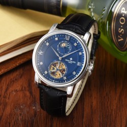 时尚新款 PATEK PHILIPPE【新年巨献 最高版本】百达翡丽超级多功能系列（功能 12字位日月星辰显示 6字位飞达显示）和原装一样的带水平压纹工艺，带荧光刻度 ，42mm直径。316L精钢镀金，原装进口镀膜水晶镜面。字面的外钻为施华洛世奇钻，通透闪亮，气质非凡。在目前技术范畴内尽可能接近原装，此款腕表让您驾驭所有场合。