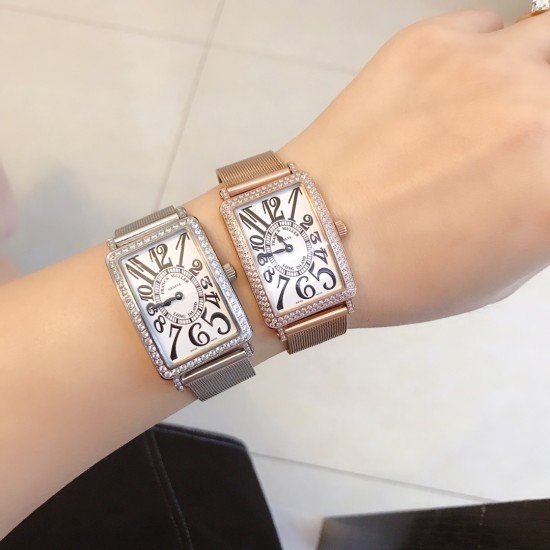 法兰克穆勒Franck muller 全新爆版长岛系列 经典时尚清晰数字面 女士潮流腕表 进口石英机芯 316L精钢表壳 精钢网贴手表带 本款腕表备受时尚女性喜爱 在不同的场合 映耀着她们各自的独特个性与迷人风华 法兰克穆勒Franck muller 全新爆版长岛系列 经典时尚清晰数字面 女士潮流腕表 进口石英机芯 316L精钢表壳 精钢网贴手表带 本款腕表备受时尚女性喜爱 在不同的场合 映耀着她们各自的独特个性与迷人风华