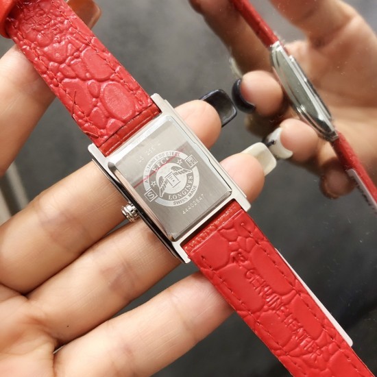 浪琴 黛绰维纳系列 方形 石英女表 精钢材质 牛皮表带 23mm*33mm