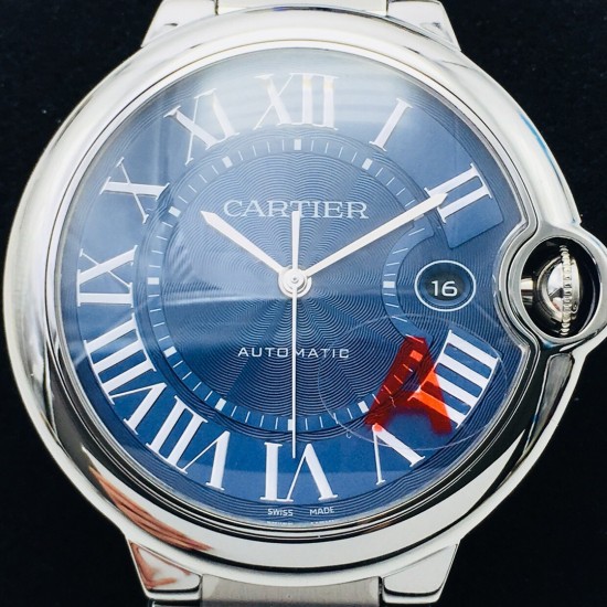 V6 Factory力作 升级版 卡地亚(CARTIER)蓝气球系列 直径42mm 机芯:全自动机械2824机芯!动力储备:48小时,玻璃:高强双面蓝宝石水滴镜面材质 V6工厂品质 追求好品质从未停止过!你值得拥有! V6 Factory力作 升级版 卡地亚(CARTIER)蓝气球系列 直径42mm 机芯:全自动机械2824机芯!动力储备:48小时,玻璃:高强双面蓝宝石水滴镜面材质 V6工厂品质 追求好品质从未停止过!你值得拥有!