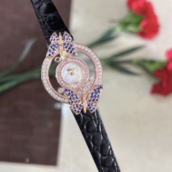 最新款 市场最高版本 ✨快乐钻肖邦一系列 让你美到没朋友的爆款 chopard（肖邦）happy sport 系列！女士腕表！这样以现代时尚的设计风格，完美呈现出女性的前卫、大方、秀气的特质瑞士ETA石英机芯[悠闲] 双层蓝宝石玻璃[强][悠闲] 尺寸:28mm，欢迎转发！