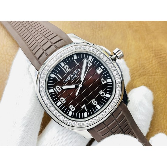 【PFF Factory2023新作品 墙裂推荐】V5升级版本 市场最高复刻 百达.翡丽PATEK PHILIPPE 优雅运动系列5711/1A鹦鹉螺!PFF震撼出品!1⃣️【机芯】全网最佳解毒方案,搭配百达.翡丽9015机改Cal.324自动上链一体机芯!精准稳定!2⃣️【表带】定制级人体工程学胶带款表带,钢带中珠是钻石型的,与正品相结合。3⃣️【直径】表壳尺寸40毫米,厚度仅9.8毫米,也与原装最接近。【PFF Factory2023匠心之作】欢迎您的品鉴! 【PFF Factory2023新作品 墙裂推荐】V5升级版本 市场最高复刻 百达.翡丽PATEK PHILIPPE 优雅运动系列5711/1A鹦鹉螺!PFF震撼出品!1⃣️【机芯】全网最佳解毒方案,搭配百达.翡丽9015机改Cal.324自动上链一体机芯!精准稳定!2⃣️【表带】定制级人体工程学胶带款表带,钢带中珠是钻石型的,与正品相结合。3⃣️【直径】表壳尺寸40毫米,厚度仅9.8毫米,也与原装最接近。【PFF Factory2023匠心之作】欢迎您的品鉴!