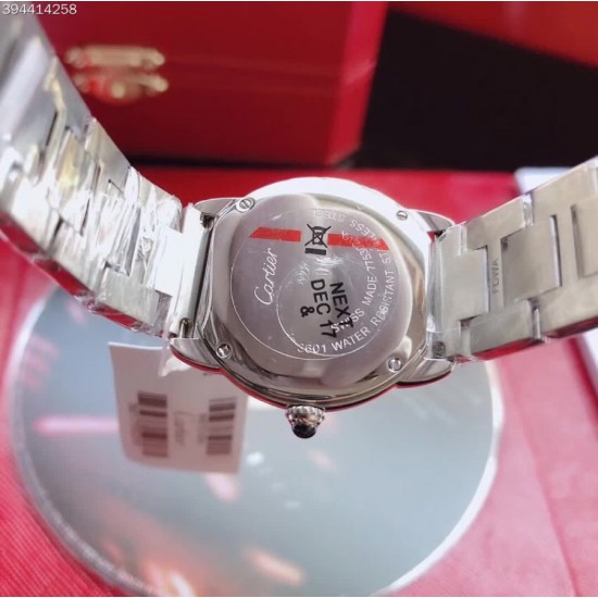 商品编卡地亚 CARTIER 伦敦系列情侣对表 ,原装开模,直径:中号36mm 小号29.5mm,自带真鳄鱼皮表带。原装瑞士石英机芯(机芯外观与原装一致)精钢可互换表带。实拍,欢迎转发!三杰实拍复刻1:1 高端产品商品规格:默认规格 商品编卡地亚 CARTIER 伦敦系列情侣对表 ,原装开模,直径:中号36mm 小号29.5mm,自带真鳄鱼皮表带。原装瑞士石英机芯(机芯外观与原装一致)精钢可互换表带。实拍,欢迎转发!三杰实拍复刻1:1 高端产品商品规格:默认规格