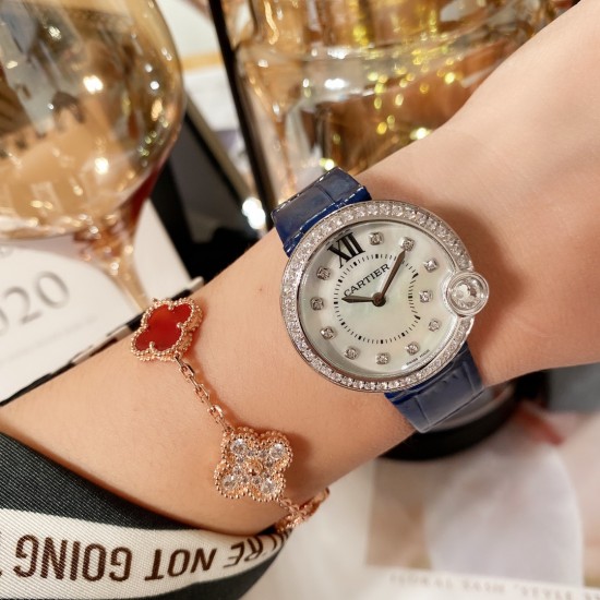 向每一天告白,卡地亚Ballon Blanc de Cartier系列!尺寸30mm!专柜正品同步版本 2019新款最美告白气球,进口机芯,鱼眼水晶玻璃表盘, 4时位置镶嵌明亮式切割菱形圆钻,316L精钢表壳,低调表带上手无敌舒适美,小红书推荐率超高。实物拍摄品质如一 向每一天告白,卡地亚Ballon Blanc de Cartier系列!尺寸30mm!专柜正品同步版本 2019新款最美告白气球,进口机芯,鱼眼水晶玻璃表盘, 4时位置镶嵌明亮式切割菱形圆钻,316L精钢表壳,低调表带上手无敌舒适美,小红书推荐率超高。实物拍摄品质如一