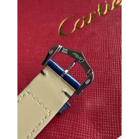 DR厂卡地亚 Cartier | 优雅经典的Tank系列则推出Tank Must腕表,采用纯进口石英机芯,走时精准。搭配彩色进口鳄鱼皮表带。尺寸为33mm*25mm 男女均可轻松驾驭的尺寸。卡地亚坦克 must新系列以致敬20世纪80年代单色风潮,卡地亚Tank 单一彩色表盘,色调及其微妙。这个复古的调调真的是美,要不要三个颜色都来一个,不俗,不艳,优雅的刚刚好! DR厂卡地亚 Cartier | 优雅经典的Tank系列则推出Tank Must腕表,采用纯进口石英机芯,走时精准。搭配彩色进口鳄鱼皮表带。尺寸为33mm*25mm 男女均可轻松驾驭的尺寸。卡地亚坦克 must新系列以致敬20世纪80年代单色风潮,卡地亚Tank 单一彩色表盘,色调及其微妙。这个复古的调调真的是美,要不要三个颜色都来一个,不俗,不艳,优雅的刚刚好!