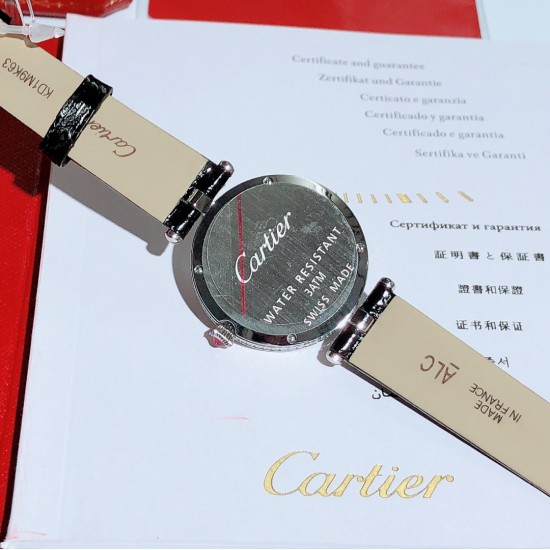 实拍 卡地亚-Cartier，狠货来袭，全真镶钻字面，瑞士石英机芯，加厚蓝宝石镜面[强]搭配美洲鳄鱼皮带[耶]尺寸35mm，超级漂亮、时尚不容错过