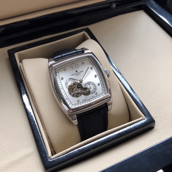 百达翡丽-PATEK PHILIPPE L39 古典系列方型设计 9位置24小时缕空显示⚠️5位置秒针设计全自动机械机芯 【0返修0售后】50米超强防水功能 ,进口防刮蓝宝石玻璃 316精钢表壳 顶级进口316精钢表带 商务休闲 绅士型男睿智所选。尺寸:直径41.98mm 厚度9mm,三杰完美彰显其百达翡丽腕表的皇家血统 三杰精致推荐男士进口机芯腕表 SJ为你精心拍摄超真实实物图 百达翡丽-PATEK PHILIPPE L39 古典系列方型设计 9位置24小时缕空显示⚠️5位置秒针设计全自动机械机芯 【0返修0售后】50米超强防水功能 ,进口防刮蓝宝石玻璃 316精钢表壳 顶级进口316精钢表带 商务休闲 绅士型男睿智所选。尺寸:直径41.98mm 厚度9mm,三杰完美彰显其百达翡丽腕表的皇家血统 三杰精致推荐男士进口机芯腕表 SJ为你精心拍摄超真实实物图
