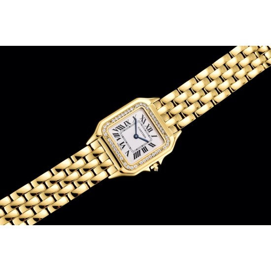 实拍 GF最强女表系列——卡地亚猎豹Panthre de Cartier。华丽而不羁,是Panthre de Cartier猎豹所传达的美学风格。它线条流畅,魅惑动人,柔软服帖于腕间,宛若在肌肤上翩翩起舞。独特的造型彰显成熟优雅、自信动人的女性形象。GF工厂以精湛技艺,原装开模,打造出与正品无异的精美流线表耳,与表壳一体成型。搭载瑞士朗达石英机芯,316L精钢壳套,尺寸:27 x 37毫米,厚度:6毫米,表冠镶嵌一颗合成蓝色尖晶石,镀银表盘,剑形蓝钢指针,100%三度防水。搭配专柜旅行包装物料。 实拍 GF最强女表系列——卡地亚猎豹Panthre de Cartier。华丽而不羁,是Panthre de Cartier猎豹所传达的美学风格。它线条流畅,魅惑动人,柔软服帖于腕间,宛若在肌肤上翩翩起舞。独特的造型彰显成熟优雅、自信动人的女性形象。GF工厂以精湛技艺,原装开模,打造出与正品无异的精美流线表耳,与表壳一体成型。搭载瑞士朗达石英机芯,316L精钢壳套,尺寸:27 x 37毫米,厚度:6毫米,表冠镶嵌一颗合成蓝色尖晶石,镀银表盘,剑形蓝钢指针,100%三度防水。搭配专柜旅行包装物料。