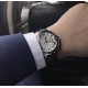 卡地亚 蓝气球「 Cartier 」凹面弧形表壳,扭索雕纹表盘,剑形指针,在卡地亚制表世界中,Ballon Bleu 蓝气球腕表以风格细腻,格调高雅著称。 卡地亚 蓝气球「 Cartier 」凹面弧形表壳,扭索雕纹表盘,剑形指针,在卡地亚制表世界中,Ballon Bleu 蓝气球腕表以风格细腻,格调高雅著称。