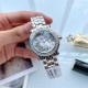 萧邦 Chopard Happy Diamonds 走珠系列腕表。巧妙运用其经典元素,发挥传奇般的大胆创意,展现浓厚的现代气息。天然珍珠贝母表盘搭配罗马、条钉刻度,采用双层玻璃镜面使钻石在表盘悬空游走,进口石英机芯,气质优雅之选,让你举手投足间优雅从容。尺寸32mm*35mm*10mm️ 萧邦 Chopard Happy Diamonds 走珠系列腕表。巧妙运用其经典元素,发挥传奇般的大胆创意,展现浓厚的现代气息。天然珍珠贝母表盘搭配罗马、条钉刻度,采用双层玻璃镜面使钻石在表盘悬空游走,进口石英机芯,气质优雅之选,让你举手投足间优雅从容。尺寸32mm*35mm*10mm️