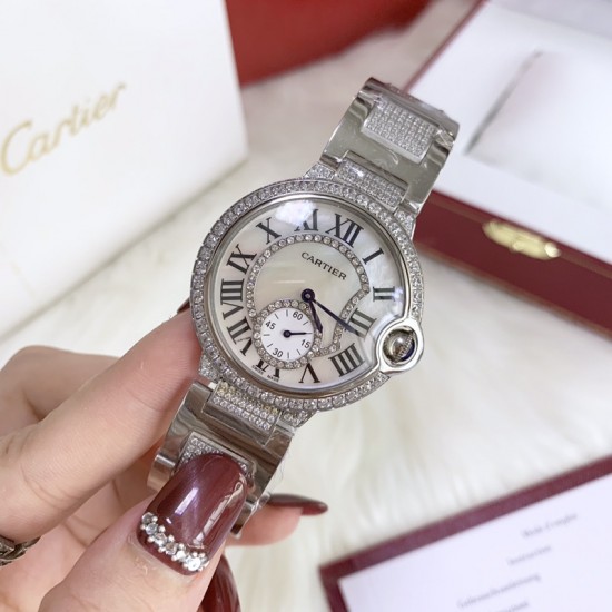 卡地亚-CARTIER新面满钻女士腕表 进口石英机芯 316L精钢表壳 矿物质超强玻璃镜面 直径36mm厚10mm该款腕表备受女性喜爱,在不同的场合映耀着她们各自的独特个性与迷人风华 卡地亚-CARTIER新面满钻女士腕表 进口石英机芯 316L精钢表壳 矿物质超强玻璃镜面 直径36mm厚10mm该款腕表备受女性喜爱,在不同的场合映耀着她们各自的独特个性与迷人风华
