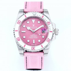 新品首发⚠️劳力士 ROLEX Submariner PARAKEET！新品定制款SUB水鬼，完美呈现！1：特别定制碳纤维圈口、渐变绿表盘，DIW赋予水鬼不一样的风格，体现全新的视觉和触觉体验！2：经过无数次的修改，终于呈现出刻字立体，且条丁外有外影的对版完美圈口，温润如玉的超强夜光珠！3：整表均采用904L精钢，暗黑质感，同正品一致4：搭载全新日本进口8215机芯，质量稳定。5：DIW做工完美，几乎到了极致，欢迎品鉴