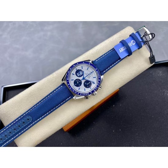 OMEGA 欧米茄 超霸系列!310.32.42.50.02.001“满配版”史努比50周年纪念腕表本次V4版本具体升级如下:1:表壳两侧的倒角以及拉丝打磨均做到和原版一致。2:圈口的陶瓷圈做工颜色均跟原版一致。3:机芯采用3861手动上链跟原版一致,机芯经过多方面升级改良比之前更加稳定。4:此次钢带款是按照国外官网原版开模打造,真正做到1比1对版。5:附带至臻天文台认证卡,同步感应直达官网对应表款!N1出品、带你进入最完美史努比太空遨游! OMEGA 欧米茄 超霸系列!310.32.42.50.02.001“满配版”史努比50周年纪念腕表本次V4版本具体升级如下:1:表壳两侧的倒角以及拉丝打磨均做到和原版一致。2:圈口的陶瓷圈做工颜色均跟原版一致。3:机芯采用3861手动上链跟原版一致,机芯经过多方面升级改良比之前更加稳定。4:此次钢带款是按照国外官网原版开模打造,真正做到1比1对版。5:附带至臻天文台认证卡,同步感应直达官网对应表款!N1出品、带你进入最完美史努比太空遨游!