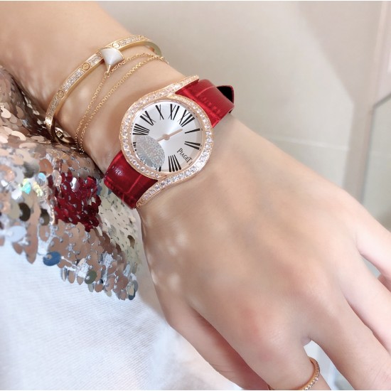 实拍 中国红 伯爵 全新Piaget Lime light系列腕表,以其独特的造型,引领着时尚界的风潮,更是邀请到国际巨星巩俐倾情代言,必将成为伯爵品牌全新的识别69式印,瑞士石英32mm 白金电镀 认准独家实拍细节品质! 实拍 中国红 伯爵 全新Piaget Lime light系列腕表,以其独特的造型,引领着时尚界的风潮,更是邀请到国际巨星巩俐倾情代言,必将成为伯爵品牌全新的识别69式印,瑞士石英32mm 白金电镀 认准独家实拍细节品质!