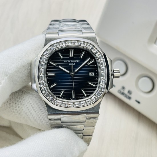 【PFF Factory2022新势力 新力作】V4最高升级版本 最高复刻 百达.翡丽PATEK PHILIPPE 优雅运动系列5711/1A鹦鹉螺!PFF震撼出品!钢表之王!1⃣️【机芯】全网最佳解毒方案,搭配百达.翡丽9015机改Cal.324自动上链一体机芯!精准稳定!2⃣️【表带】定制级人体工程学表带,钢带中珠是钻石型的,与正品相结合。3⃣️【直径】表壳尺寸40毫米,厚度仅9.8毫米,也与原装最接近。【PFF Factory】匠心之作 欢迎您的品鉴! 【PFF Factory2022新势力 新力作】V4最高升级版本 最高复刻 百达.翡丽PATEK PHILIPPE 优雅运动系列5711/1A鹦鹉螺!PFF震撼出品!钢表之王!1⃣️【机芯】全网最佳解毒方案,搭配百达.翡丽9015机改Cal.324自动上链一体机芯!精准稳定!2⃣️【表带】定制级人体工程学表带,钢带中珠是钻石型的,与正品相结合。3⃣️【直径】表壳尺寸40毫米,厚度仅9.8毫米,也与原装最接近。【PFF Factory】匠心之作 欢迎您的品鉴!