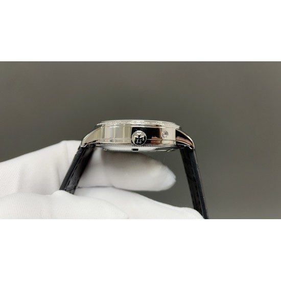 KM江诗丹顿TRADITIONNELLE 传袭系列83520/000R-9909机械腕表,震撼上市!独立秒针、指针式日历、动力储备功能,多功能腕表,3位日历,6位跑秒小针,9位动脑显示,官方同样表径尺寸40mm,搭配改装2475SC全自动机械机芯 KM江诗丹顿TRADITIONNELLE 传袭系列83520/000R-9909机械腕表,震撼上市!独立秒针、指针式日历、动力储备功能,多功能腕表,3位日历,6位跑秒小针,9位动脑显示,官方同样表径尺寸40mm,搭配改装2475SC全自动机械机芯
