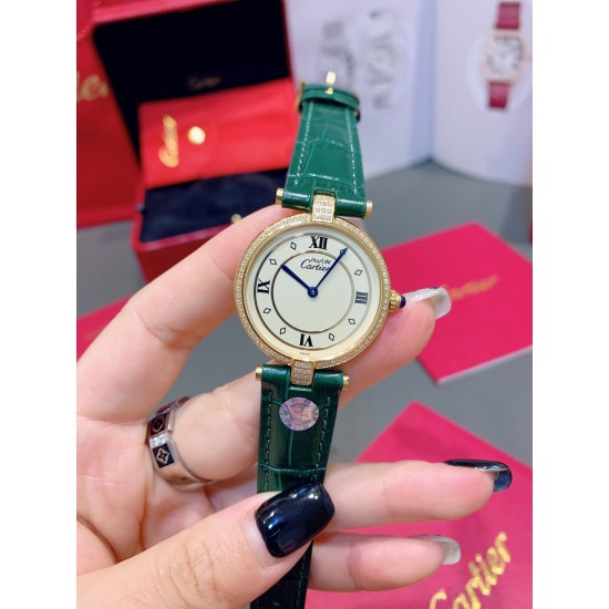经典永不过时的Cartier卡地亚圆盘中古腕表YYDS❤️一只很复古情结的卡地亚mustbe它来了。30mm表盘大小刚刚好,优雅大方且不失气质的韵味,蓝宝石把头在阳光下依旧纯洁透亮闪耀✨设计大气且耐看,卡地亚罗马文字表盘复古时尚,设计大气且耐看,蓝宝石水晶镜面,表盘两头以简洁的T形金属衔接表带,采用意大利牛皮表带,压鳄鱼纹花色,双面皮透气好,中古美表不仅满满的vintage韵味,酷辣御姐或温柔甜姐都可驾驭的加分款 经典永不过时的Cartier卡地亚圆盘中古腕表YYDS❤️一只很复古情结的卡地亚mustbe它来了。30mm表盘大小刚刚好,优雅大方且不失气质的韵味,蓝宝石把头在阳光下依旧纯洁透亮闪耀✨设计大气且耐看,卡地亚罗马文字表盘复古时尚,设计大气且耐看,蓝宝石水晶镜面,表盘两头以简洁的T形金属衔接表带,采用意大利牛皮表带,压鳄鱼纹花色,双面皮透气好,中古美表不仅满满的vintage韵味,酷辣御姐或温柔甜姐都可驾驭的加分款