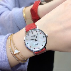 实拍 劳力士2020新品女性腕表 高级腕表ROLEX，一见倾心。劳力士切利尼女款奢华版惊艳上市，表面镶嵌12颗施洛华世奇彩钻，蕴意生命多姿多彩。表盘32尺寸，适配所有女神的手腕。手表搭载进口9015机芯，厚度仅为8毫米，足够薄，让您佩戴更舒适！
