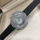 萧邦Happy Diamonds系列特别款!2019年官网力推款!2018即将过去,新的一年从元旦开始!枫叶美丽并寓意着坚毅精神!即代表永恒爱情送给恋人,也代表对美好的回忆,可送给一路陪伴的朋友,还代表一种岁月的轮回。1比1超前做工同步首发!表面配置三块蓝宝石防刮玻璃,瑞士朗达机芯,尺寸:外径34mm内径14mm。表带14/12。 萧邦Happy Diamonds系列特别款!2019年官网力推款!2018即将过去,新的一年从元旦开始!枫叶美丽并寓意着坚毅精神!即代表永恒爱情送给恋人,也代表对美好的回忆,可送给一路陪伴的朋友,还代表一种岁月的轮回。1比1超前做工同步首发!表面配置三块蓝宝石防刮玻璃,瑞士朗达机芯,尺寸:外径34mm内径14mm。表带14/12。
