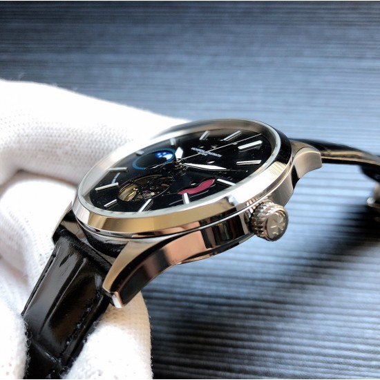 品牌:江诗丹顿༶VacheronConstantinv Z2 款式:尊贵绅士潮男腕表༶机械尺寸:43mm13mm 机芯:三针飞轮月相机械镜面:矿物质水晶玻璃材料:316精钢表扣:折叠扣 精致打造 品牌:江诗丹顿༶VacheronConstantinv Z2 款式:尊贵绅士潮男腕表༶机械尺寸:43mm13mm 机芯:三针飞轮月相机械镜面:矿物质水晶玻璃材料:316精钢表扣:折叠扣 精致打造