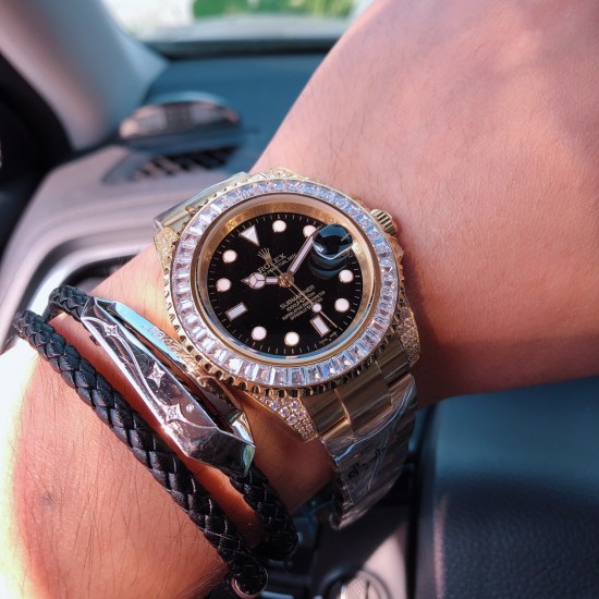 劳力士 ROLEX X43 水鬼系列 纪念款 采用全自动机械机芯•尺寸40mm•搭载兰宝石玻璃•316L三珠钢带•原装保险扣 从来以个性、经典著称的水鬼 披上精镶T钻外衣如超级英雄钢铁侠闪亮登场 三杰精致推荐男士机械腕表 SJ为你精心挑选超真实实物图拍摄 劳力士 ROLEX X43 水鬼系列 纪念款 采用全自动机械机芯•尺寸40mm•搭载兰宝石玻璃•316L三珠钢带•原装保险扣 从来以个性、经典著称的水鬼 披上精镶T钻外衣如超级英雄钢铁侠闪亮登场 三杰精致推荐男士机械腕表 SJ为你精心挑选超真实实物图拍摄