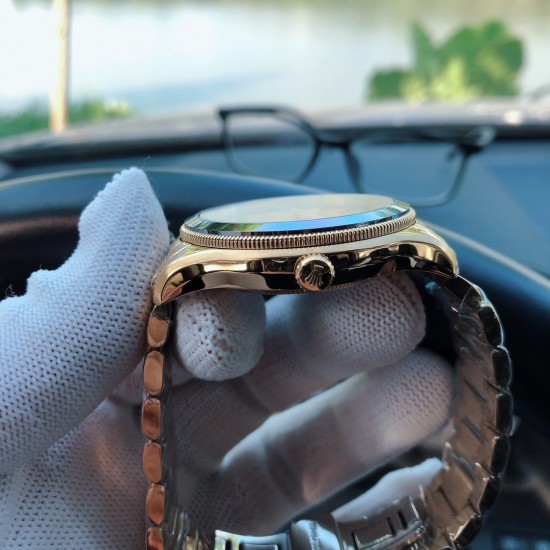 劳力士 ROLEX R2 简约而典雅的316L精钢壳套 镶入钨钢材质 台湾工厂最高工艺塑造 搭载最新原装进口机械机芯(零返修)蓝宝石防刮镜面,原装蝴蝶按扣,塑造顶级完美腕表。绅士所拥有的标准尺寸40mm*11mm。高贵雅致及精美细腻的工艺!对完美的不懈追求 三杰精致推荐男士机械腕表 SJ为你精心制作超真实写照 劳力士 ROLEX R2 简约而典雅的316L精钢壳套 镶入钨钢材质 台湾工厂最高工艺塑造 搭载最新原装进口机械机芯(零返修)蓝宝石防刮镜面,原装蝴蝶按扣,塑造顶级完美腕表。绅士所拥有的标准尺寸40mm*11mm。高贵雅致及精美细腻的工艺!对完美的不懈追求 三杰精致推荐男士机械腕表 SJ为你精心制作超真实写照