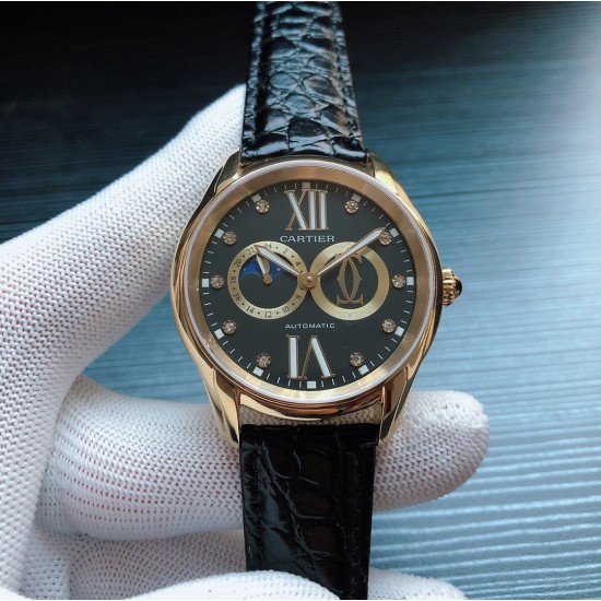 卡地亚 CARTIER R60 首款星辰腕表。此款卡地亚采用A制精钢打造出以直径为42mmx11.5mm,引进最新打磨的进口机芯—型号:8219-23A改装机芯,前所未有的走时精准 与性能稳定统一于一身。不惜成本.得到卡地亚原装的皮带和原装折叠扣。从外观看它不是家族中的显贵,但一定是家族的骄傲、低调而奢华。三杰精致推荐男士机械腕表 SJ为你精心挑选超真实实物图拍摄 卡地亚 CARTIER R60 首款星辰腕表。此款卡地亚采用A制精钢打造出以直径为42mmx11.5mm,引进最新打磨的进口机芯—型号:8219-23A改装机芯,前所未有的走时精准 与性能稳定统一于一身。不惜成本.得到卡地亚原装的皮带和原装折叠扣。从外观看它不是家族中的显贵,但一定是家族的骄傲、低调而奢华。三杰精致推荐男士机械腕表 SJ为你精心挑选超真实实物图拍摄