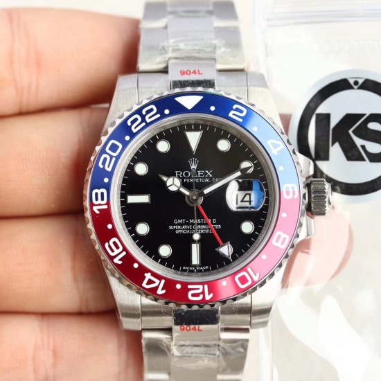 顶级做工KS出品:GMT、劳力士 黑绿水鬼 不断提高复刻效果,ROLEX劳力士 SUB水鬼 !精钢不断改进的钻研精神,特别是五大神器的业界认可,目前销量一直成上升趋势!【尺寸】直径40mm【表镜】抗刮损蓝水晶玻璃,防反光凸透式放大日历窗【表壳】上链表冠,旋入式三扣锁三重防水系统【机芯】稳定复刻2836、36改3135自动机械机芯、【表带】蚝式三节表链【表扣】40x13mm,2836自动机械机芯,蓝宝石镜面,超强夜光,折叠扣,防水大于100米 顶级做工KS出品:GMT、劳力士 黑绿水鬼 不断提高复刻效果,ROLEX劳力士 SUB水鬼 !精钢不断改进的钻研精神,特别是五大神器的业界认可,目前销量一直成上升趋势!【尺寸】直径40mm【表镜】抗刮损蓝水晶玻璃,防反光凸透式放大日历窗【表壳】上链表冠,旋入式三扣锁三重防水系统【机芯】稳定复刻2836、36改3135自动机械机芯、【表带】蚝式三节表链【表扣】40x13mm,2836自动机械机芯,蓝宝石镜面,超强夜光,折叠扣,防水大于100米
