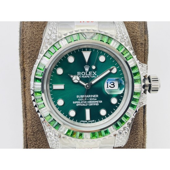【VRS Factory2022墙裂推荐 市场最高版本】奢华大作,劳力士Rolex SUB潜航者后镶钻定制版!是奢华闪耀与永不退色的融合,更是经典潮流的不二之选!1⃣️【表壳】直径40MM。每一颗钻石/彩宝均来自奥地利(施华洛世奇原产地)经过严格的筛选,确保颜色,大小,火彩统一,专业珠宝镶嵌师精心镶嵌。2⃣️【表带】跟官网同步,904L蚝式钢完美还原坚固耐用的优良血统,效果可媲美原装。3⃣️【机芯】采用复刻界的机芯之王——搭配3135自动上旋机芯。VRS Factory匠心力作 敬请各路表友品鉴! 【VRS Factory2022墙裂推荐 市场最高版本】奢华大作,劳力士Rolex SUB潜航者后镶钻定制版!是奢华闪耀与永不退色的融合,更是经典潮流的不二之选!1⃣️【表壳】直径40MM。每一颗钻石/彩宝均来自奥地利(施华洛世奇原产地)经过严格的筛选,确保颜色,大小,火彩统一,专业珠宝镶嵌师精心镶嵌。2⃣️【表带】跟官网同步,904L蚝式钢完美还原坚固耐用的优良血统,效果可媲美原装。3⃣️【机芯】采用复刻界的机芯之王——搭配3135自动上旋机芯。VRS Factory匠心力作 敬请各路表友品鉴!