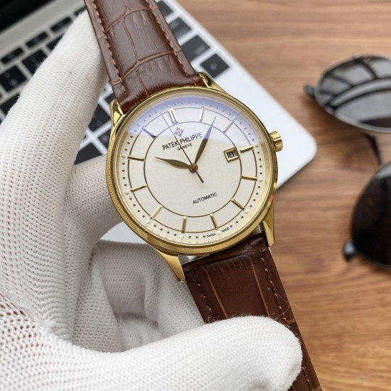 实物拍摄品牌：百达翡丽-PATEK PHILPPE 类型：[酷]男士腕表表壳：316精钢（做工优质）表带：进口小牛皮/316精钢(两种可选)机芯：高级定制全自动机械机芯(走时稳定)材料：高级强化镀膜镜面尺寸：直径40mm 厚度12mm