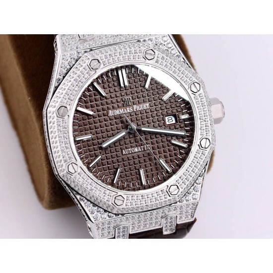 SF 爱彼 Audemars Piguet 皇家橡树系列 ️钻石壳 皮带款 搭载316L不锈精钢表壳 实心厚重钢带精选进口奥地利水钻 光彩闪耀 采用进口亚洲3120机芯 精准计时 耗时13个月 钻石精致手表 尺寸41.5x12mm 重量110g SF Factory 三杰精致推荐男士机械腕表 SJ为你精心打造超真实实物图拍摄 SF 爱彼 Audemars Piguet 皇家橡树系列 ️钻石壳 皮带款 搭载316L不锈精钢表壳 实心厚重钢带精选进口奥地利水钻 光彩闪耀 采用进口亚洲3120机芯 精准计时 耗时13个月 钻石精致手表 尺寸41.5x12mm 重量110g SF Factory 三杰精致推荐男士机械腕表 SJ为你精心打造超真实实物图拍摄