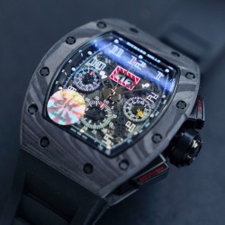 【 RICHARD MILLE 】理查德米勒 RM011-03艺术提升了全新层次，顶级碳纤维壳套 最完美的纹路 最完美的做工 搭载7750大日历 计时 飞返/逆跳多功能ETA7750全自动机械机芯，进口橡胶表带 原装折叠扣，尺寸50X40mm 高端大气上档次 计时腕表，展现着理查品牌的经典内涵，阳光而富有吸引力！全球限量50个7750机 ⚠️请认准独家品质