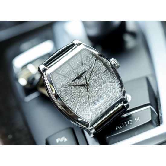 【品牌】:江诗丹顿(Vacheron Constantin )满天星系列【系列】:酒桶形马耳他 满天星【款式】:男士多功能腕表 【机芯】:原装进口西铁城全自动机械机芯 承载着高级制表新领域【玻璃】:蓝宝石【表带】:316精钢/原装精钢扣【表壳】:316精钢。 表盘直径:长40mm,宽37mm,厚10mm精美的曲线造就完美和谐的独特造,请认准机芯认准质量!(专注原装新机) 【品牌】:江诗丹顿(Vacheron Constantin )满天星系列【系列】:酒桶形马耳他 满天星【款式】:男士多功能腕表 【机芯】:原装进口西铁城全自动机械机芯 承载着高级制表新领域【玻璃】:蓝宝石【表带】:316精钢/原装精钢扣【表壳】:316精钢。 表盘直径:长40mm,宽37mm,厚10mm精美的曲线造就完美和谐的独特造,请认准机芯认准质量!(专注原装新机)