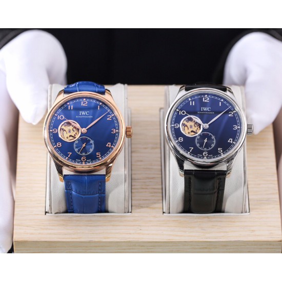 品牌：万国 IWC表带：真牛皮/316L精钢表带机芯：全自动机械机芯材料：矿物质超强镜面尺寸：直径41mm厚12mm！
