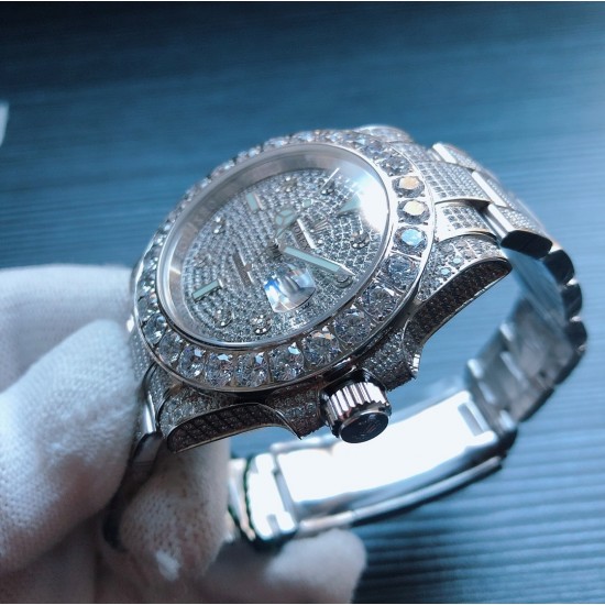 劳力士 ROLEX R40 116610 Submariner白金满钻系列劳力士满钻系列 116610 Submariner 耗时10个月改装满钻石男士款 搭载2813全自动自动机械 精钢镶钻表壳 实心厚重钢带精选进口光彩闪耀钻 超强夜光 尺寸40x13mm 重量155g 精心制作 三杰精致推荐男士机械腕表 SJ为你精心制作超真实实物图拍摄 劳力士 ROLEX R40 116610 Submariner白金满钻系列劳力士满钻系列 116610 Submariner 耗时10个月改装满钻石男士款 搭载2813全自动自动机械 精钢镶钻表壳 实心厚重钢带精选进口光彩闪耀钻 超强夜光 尺寸40x13mm 重量155g 精心制作 三杰精致推荐男士机械腕表 SJ为你精心制作超真实实物图拍摄