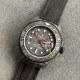 Diw新作勞力士超限量GMT-MASTER II Diw团队重新制作了碳纤维表壳,同时包含表圈、面盘等零件也全都是碳纤维材质,其中碳纤维表圈上数字刻度首次采用全新碳纤维植丁技术(非填油)塑造丰富视觉层次,质感细腻。透视底盖可清楚展示正反快速调日历的劳力士专属cal.3186机芯。搭配柔软魔术贴表带和一体碳纤维表扣。首批量产提供4种颜色表盘可选,5种不同颜色风格表带。 Diw新作勞力士超限量GMT-MASTER II Diw团队重新制作了碳纤维表壳,同时包含表圈、面盘等零件也全都是碳纤维材质,其中碳纤维表圈上数字刻度首次采用全新碳纤维植丁技术(非填油)塑造丰富视觉层次,质感细腻。透视底盖可清楚展示正反快速调日历的劳力士专属cal.3186机芯。搭配柔软魔术贴表带和一体碳纤维表扣。首批量产提供4种颜色表盘可选,5种不同颜色风格表带。