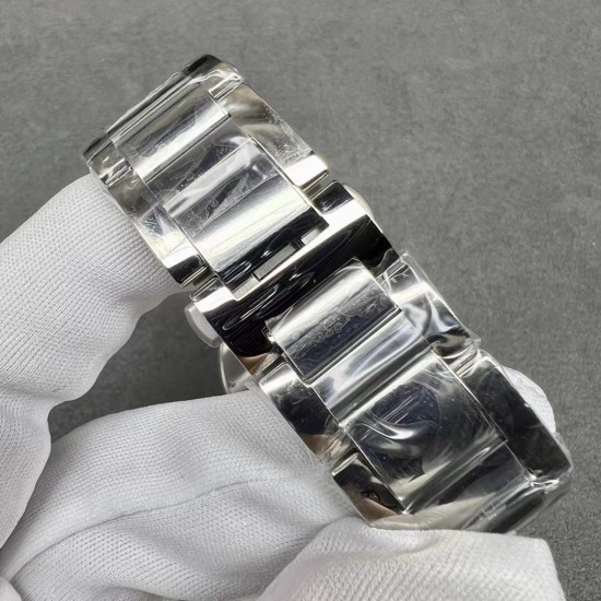 Cartier 卡地亚 蓝气球系列 以风格细腻,格调优雅著称,精钢表壳的色泽度使得腕表如气球般轻盈,罗马数字时标在表盘上显得复古深邃,蓝宝石玻璃镜面 烧钢蓝指针! Cartier 卡地亚 蓝气球系列 以风格细腻,格调优雅著称,精钢表壳的色泽度使得腕表如气球般轻盈,罗马数字时标在表盘上显得复古深邃,蓝宝石玻璃镜面 烧钢蓝指针!