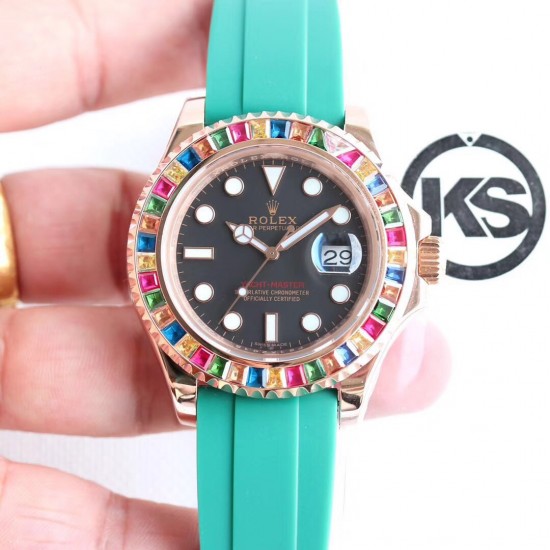 顶级做工KS出品：升级版劳力士金游艇Rolex yacht Master 116695SATS “糖豆”震撼来袭[色] 再度升级，糖豆彩钻版，集合上一代版本的优良做工，业内最顶尖的宝石工艺，同时全面升级基础不锈钢材质，使用真正的日本含镍不锈钢材料作为基础材料，模仿正品的永恒玫瑰金金钢技术，镀层更加持久耐用，耐腐蚀。装载2836、3135机芯，尺寸40mm。蓝光放大镜，超强夜光！现下单额外赠送胶带一副！